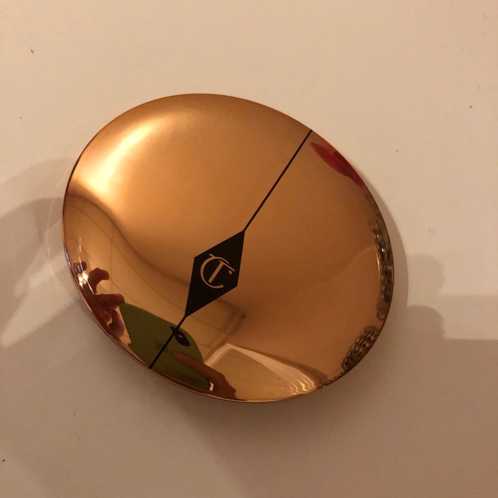 Charlotte Tilbury Flawless Finish Powder